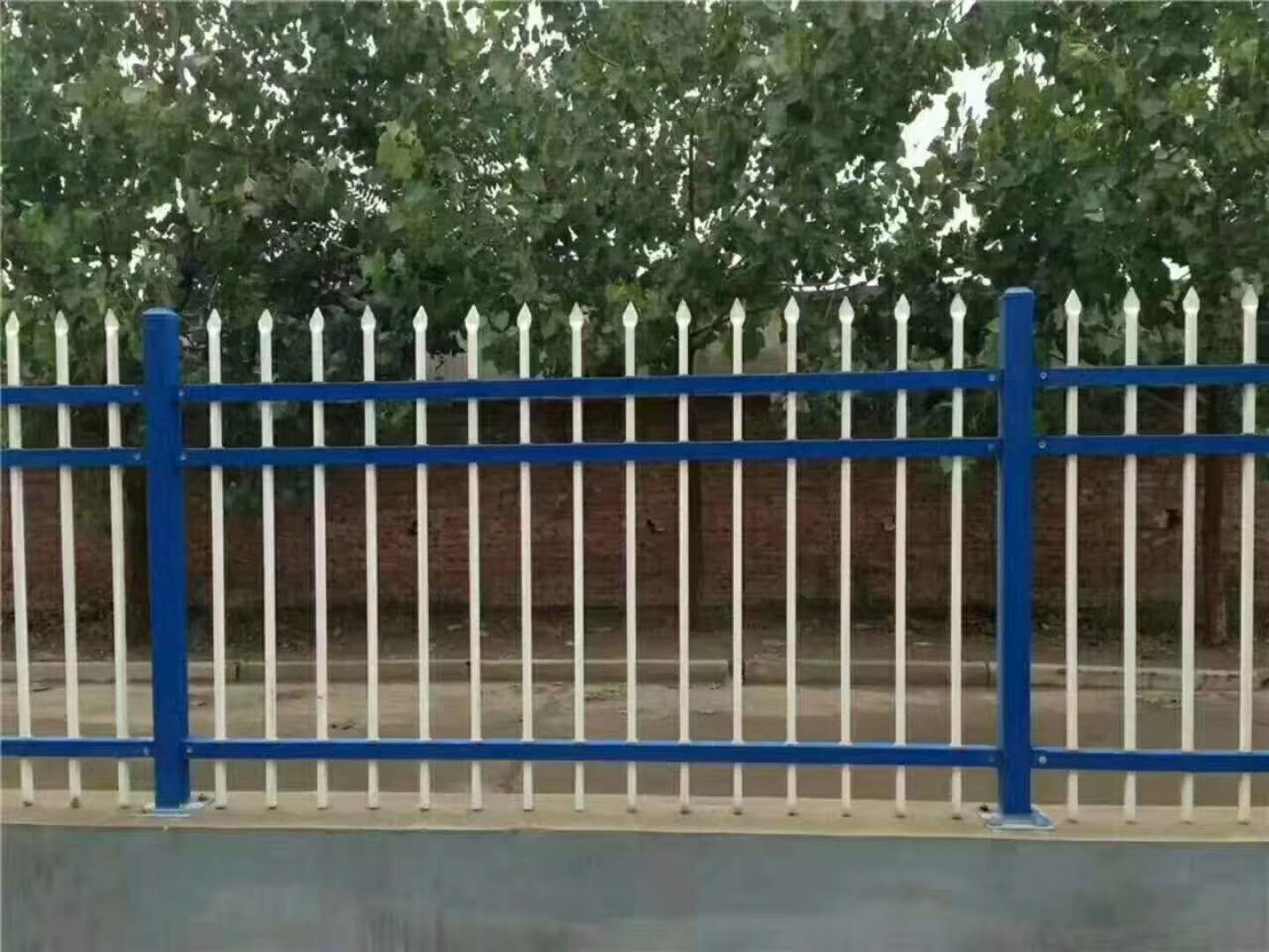  鋅鋼護(hù)欄